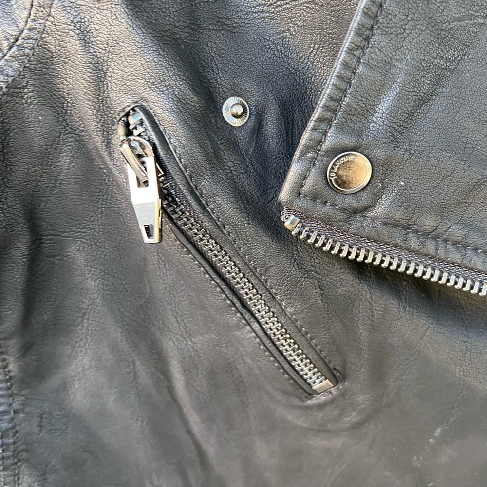 BLANK NYC VEGAN LEATHER MOTO JACKET SIZE MEDIUM EUC - Picture 5 of 10